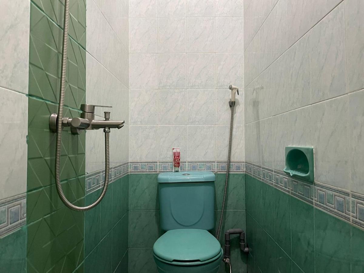 Reddoorz Syariah @ Karang Pilang Otel Karangpilang Dış mekan fotoğraf