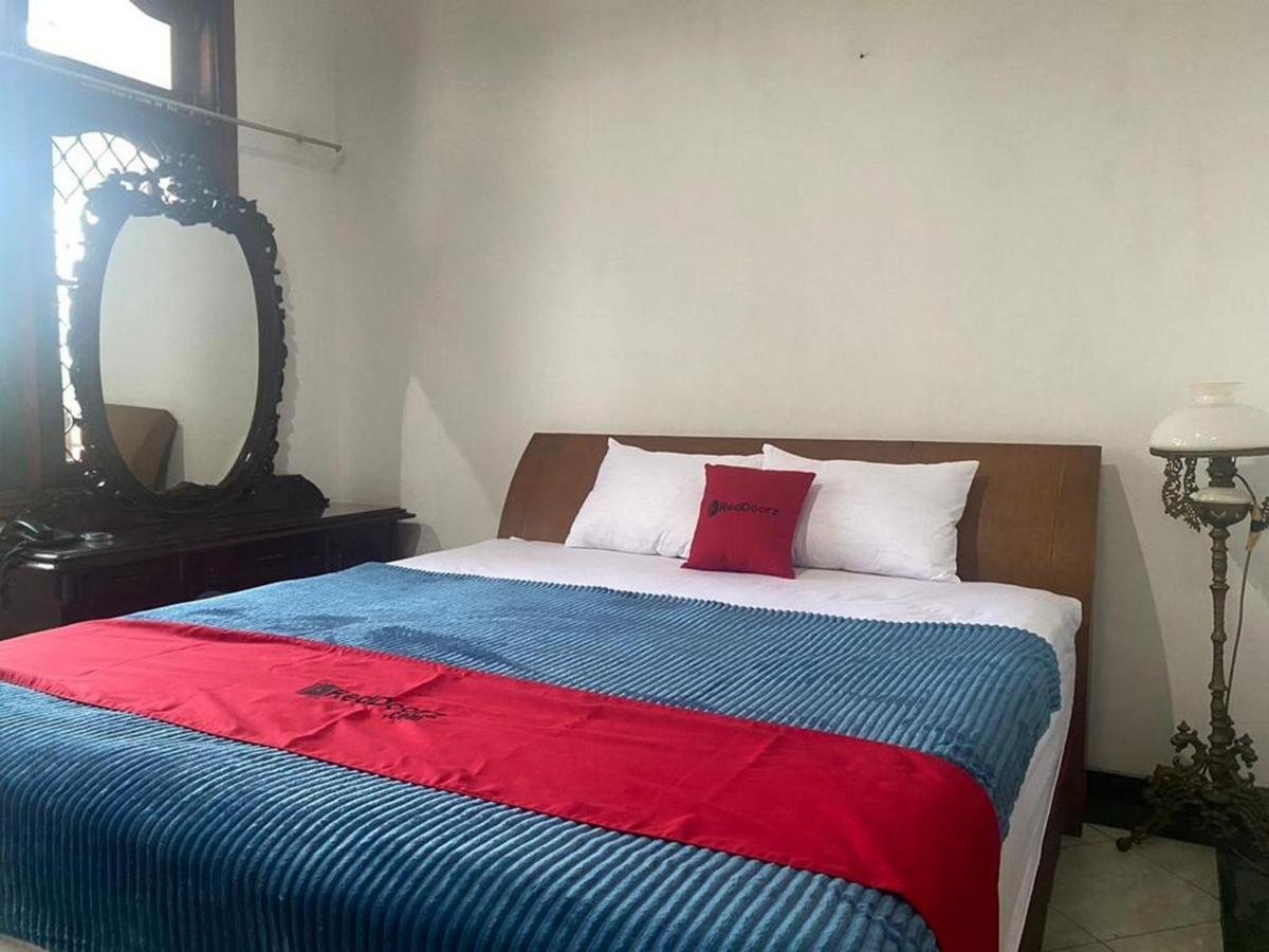 Reddoorz Syariah @ Karang Pilang Otel Karangpilang Dış mekan fotoğraf