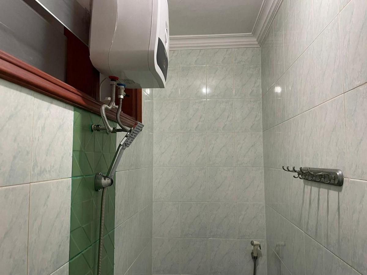Reddoorz Syariah @ Karang Pilang Otel Karangpilang Dış mekan fotoğraf